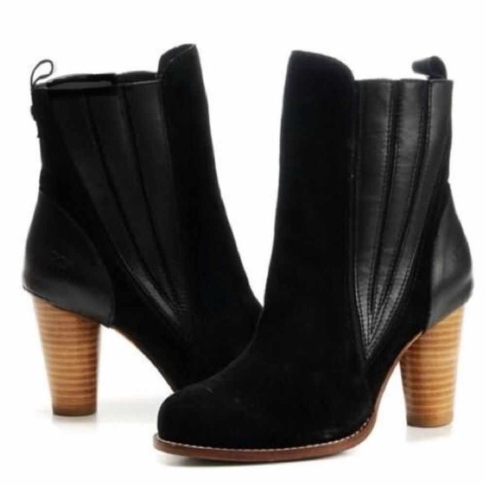 Women’s Ugg Olivya Suede Booties Size 8.5